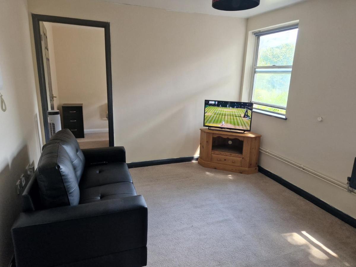 Maidstone Heights III - 1 Bedroom In Maidstone! Kültér fotó